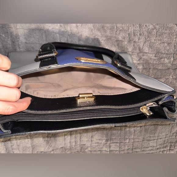 DASEIN Black and Blue Tote Handbag with Matching Clutch and Coin/Cardholder - Picture 7 of 16